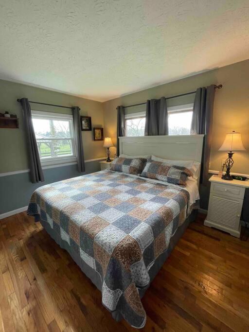 Bourbon Trail Cabin On The Farm Lawrenceburg Esterno foto