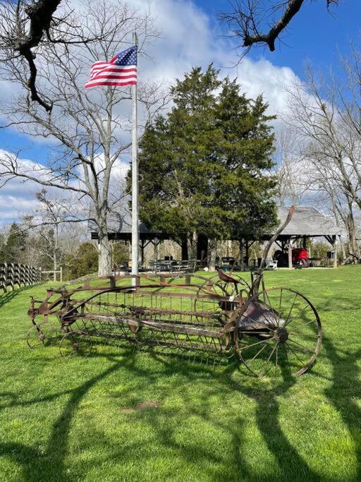 Bourbon Trail Cabin On The Farm Lawrenceburg Esterno foto