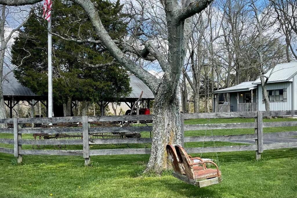 Bourbon Trail Cabin On The Farm Lawrenceburg Esterno foto