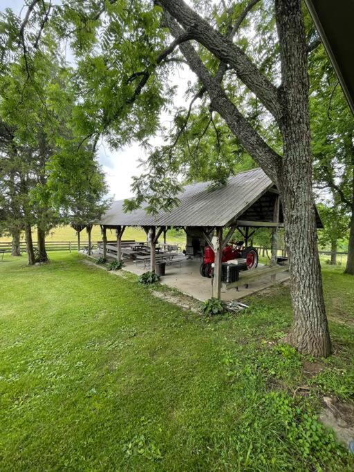 Bourbon Trail Cabin On The Farm Lawrenceburg Esterno foto