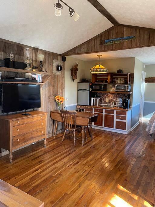 Bourbon Trail Cabin On The Farm Lawrenceburg Esterno foto