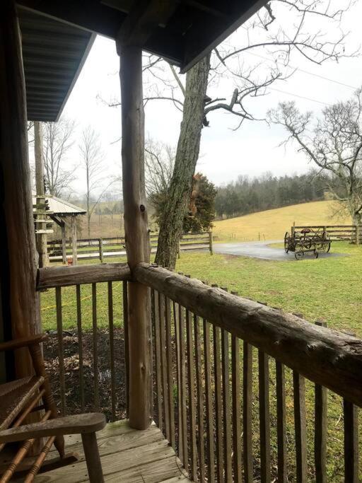 Bourbon Trail Cabin On The Farm Lawrenceburg Esterno foto